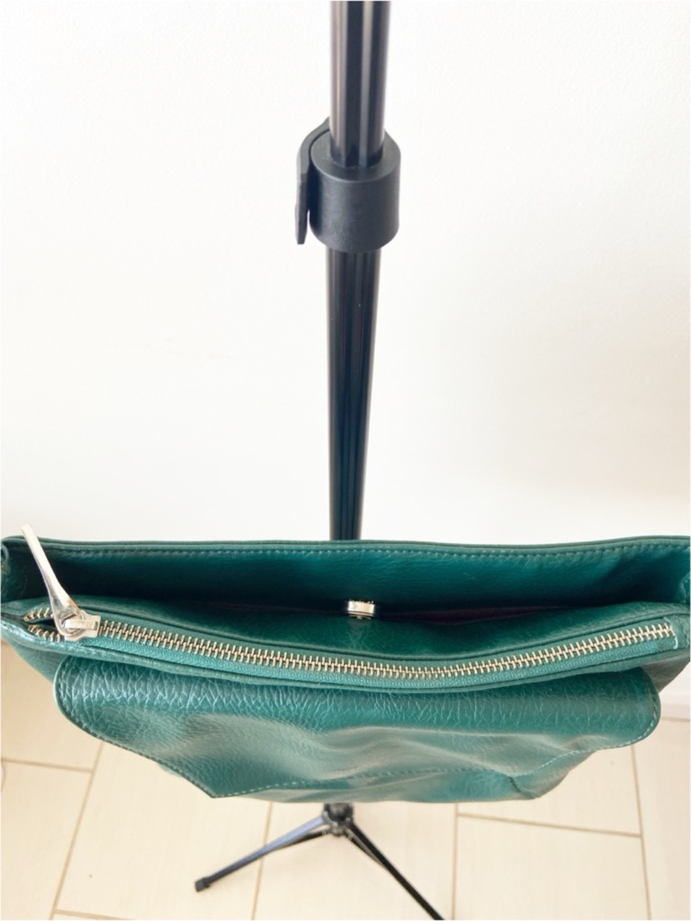 Matt & Nat Green Shoulder Bag - Picture 4 of 7